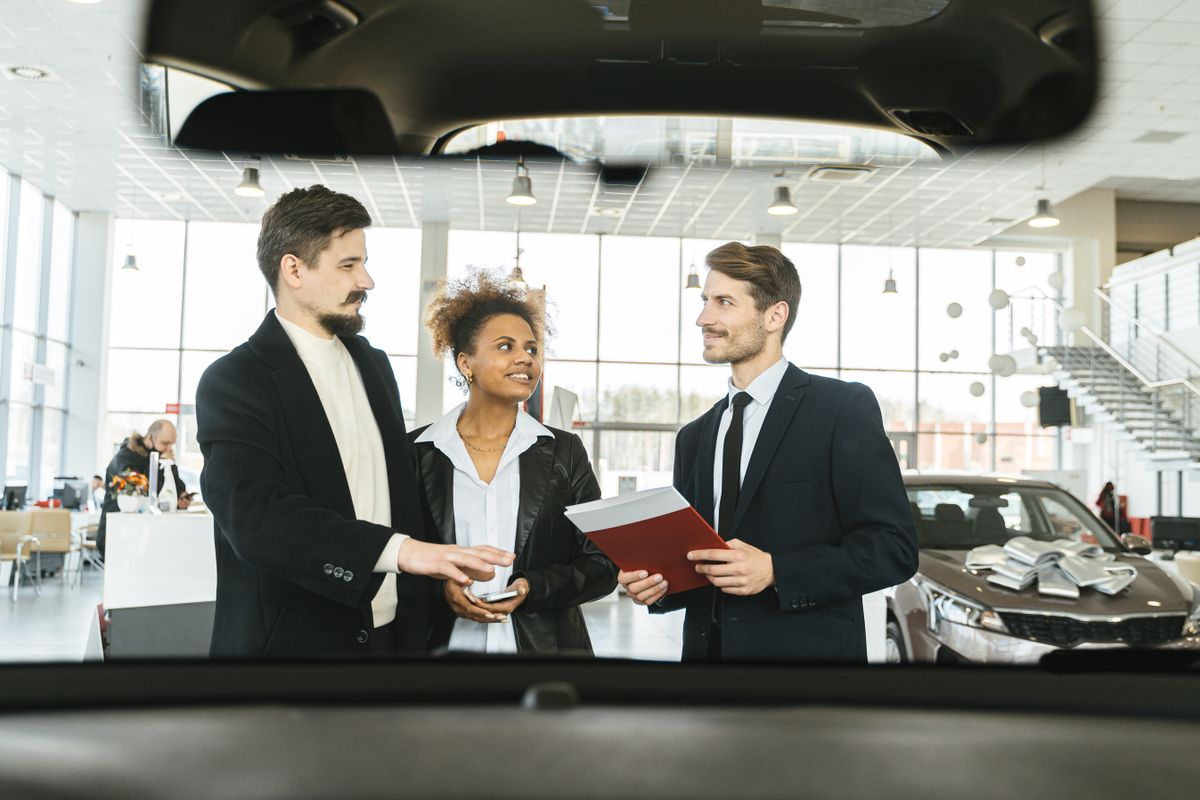 Accueil des clients dans l'agence Inter Cars Import